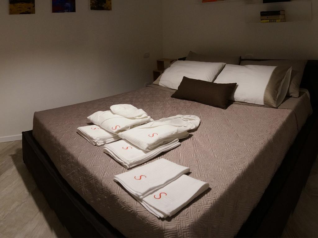 Les Suites Di Parma Pokoj fotografie